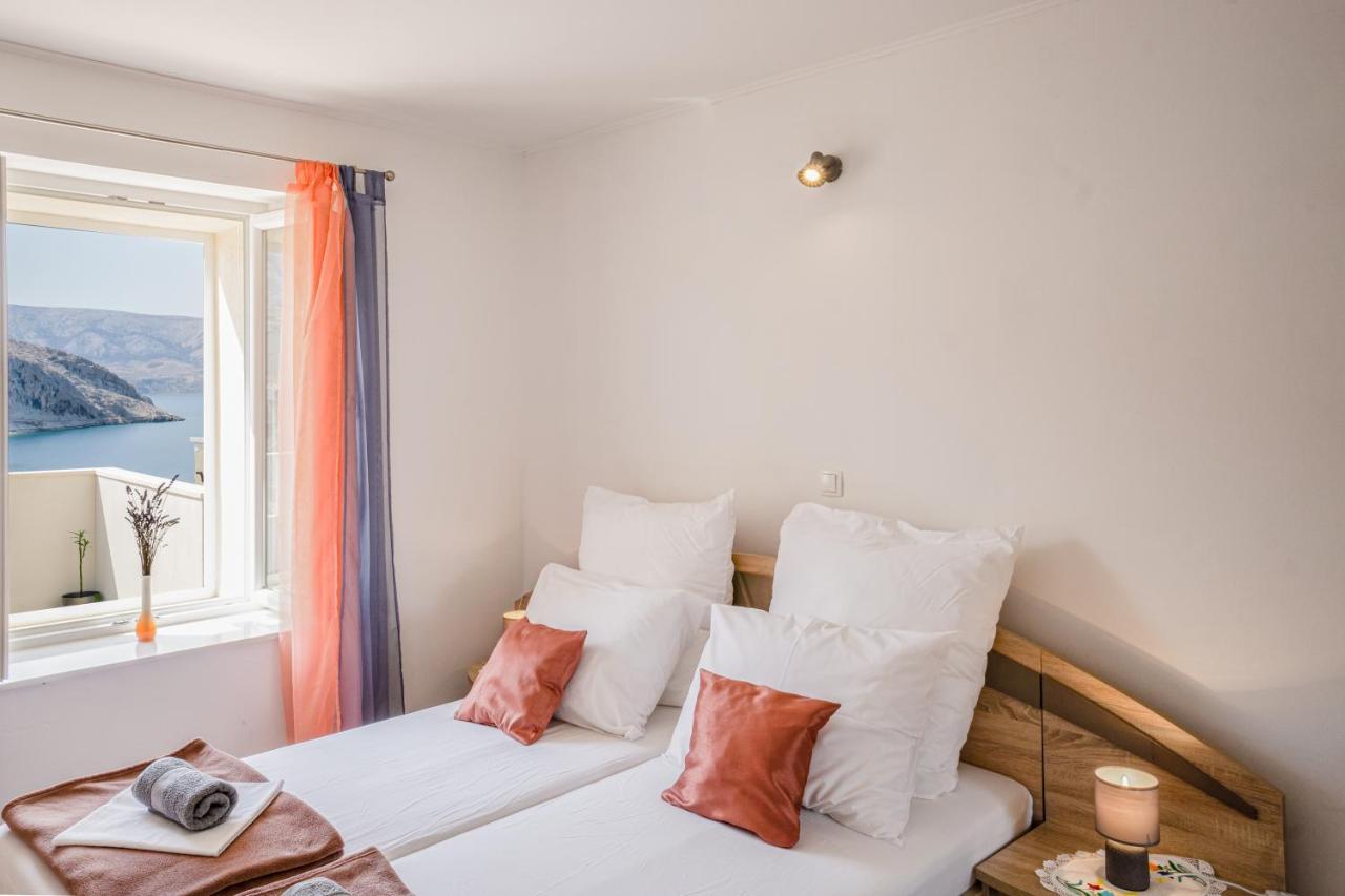 Modern Oceanview Apartment Metajna Ngoại thất bức ảnh