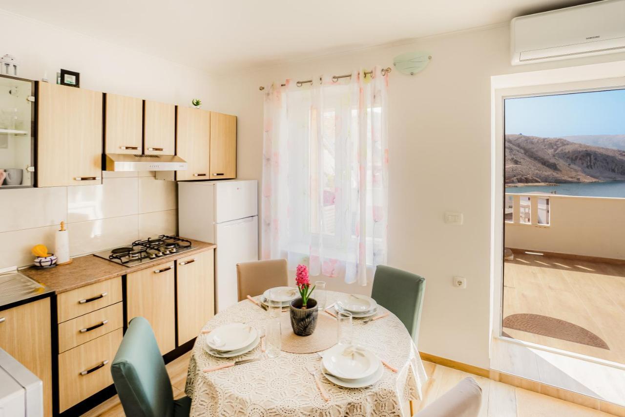 Modern Oceanview Apartment Metajna Ngoại thất bức ảnh